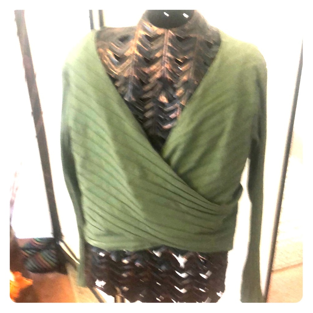 Light weight sweater